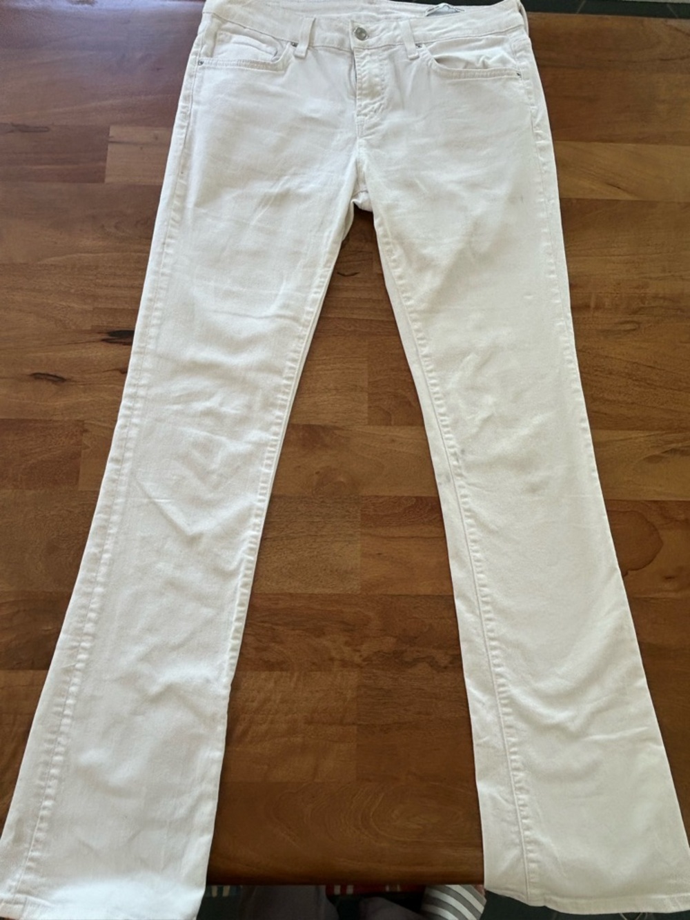Women’s White Jeans - Classic Straight Fit